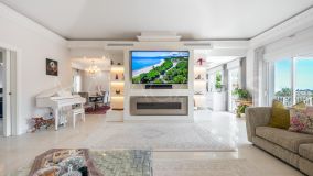 Villa for sale in La Alqueria, Benahavis