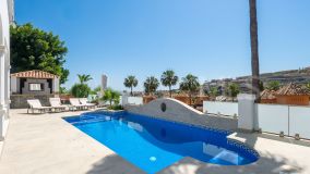Villa for sale in La Alqueria, Benahavis