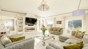 Villa for sale in La Alqueria, Benahavis