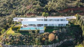 Villa for sale in La Mairena, Marbella Est