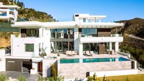 Villa for sale in Lomas de La Quinta, Benahavis