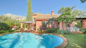 Villa for sale in El Higueral, Marbella City