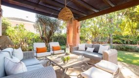 Villa for sale in El Higueral, Marbella City