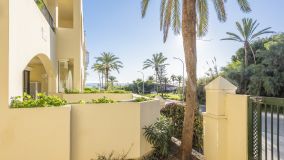 Erdgeschosswohnung zu verkaufen in White Pearl Beach, Marbella Ost