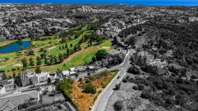 Terrain for sale in La Alqueria, Benahavis