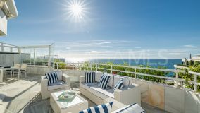 Zweistöckiges Penthouse zu verkaufen in Playa Esmeralda, Marbella Goldene Meile