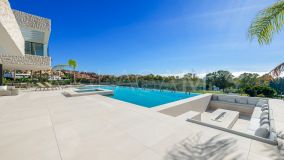 Villa for sale in La Alqueria, Benahavis