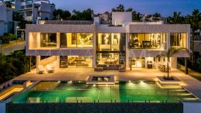 Villa for sale in La Alqueria, Benahavis