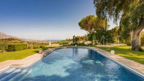 Villa for sale in El Madroñal, Benahavis