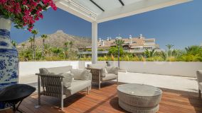 Beautiful duplex penthouse in the exclusive community of Lomas del Rey