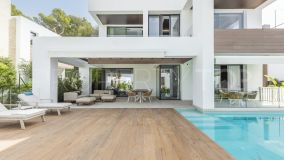 Nueva villa en una comunidad cerrada, a poca distancia de la ciudad de Marbella y la playa