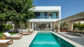 Villa en venta en Cortijo Blanco, San Pedro de Alcantara