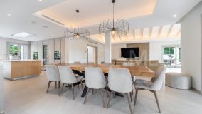 Villa for sale in Los Naranjos Golf, Nueva Andalucia