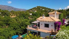 Villa for sale in Forest Hills, Altos de Estepona