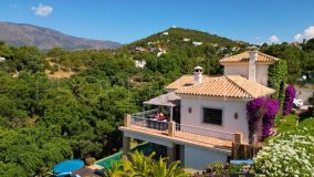 Beautiful villa with panoramic views in Forest Hills, Altos de Estepona