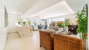 Penthouse for sale in Las Cañas Beach, Marbella Golden Mile