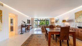 Zweistöckiges Penthouse zu verkaufen in Marina Puente Romano, Marbella Goldene Meile