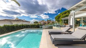 Villa for sale in Las Chapas, Marbella East