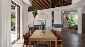 Villa for sale in El Herrojo, Benahavis