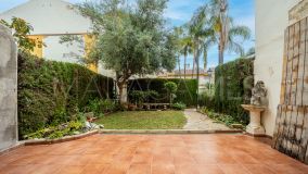 Adosado en venta en Azalea Beach, Marbella - Puerto Banus