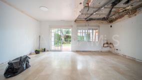 Adosado en venta en Azalea Beach, Marbella - Puerto Banus