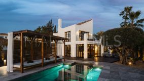 Villa en venta en Nueva Andalucia, Marbella