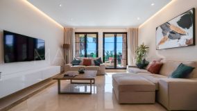 Apartamento Planta Baja en venta en Los Arqueros, Benahavis