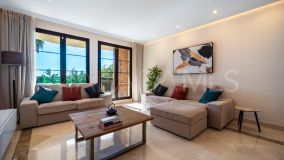 Apartamento Planta Baja en venta en Los Arqueros, Benahavis