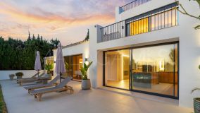Villa for sale in Los Naranjos Golf, Nueva Andalucia
