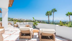 Spacious duplex penthouse with stunning sea views in Monte Paraíso Country Club