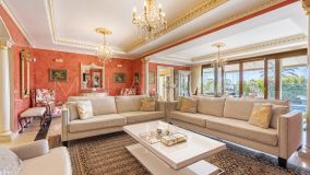 Villa en venta en Rocio de Nagüeles, Marbella Golden Mile