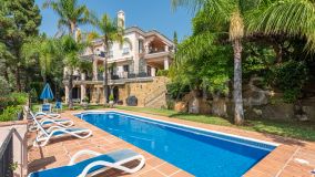 Villa for sale in Rio Real Golf, Marbella Est
