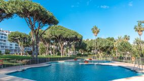 Apartamento en venta en Playas del Duque, Marbella - Puerto Banus