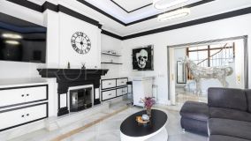 Buy Marbella Centro villa with 5 bedrooms