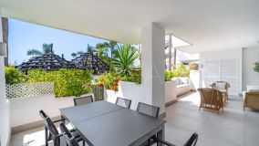 Erdgeschosswohnung zu verkaufen in Marina Puente Romano, Marbella Goldene Meile
