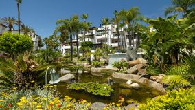 Appartement rez de chaussée for sale in Marina de Puente Romano, Marbella Golden Mile