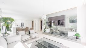 Apartment for sale in Marina Puente Romano, Marbella Golden Mile
