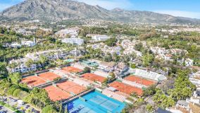 Duplex Penthouse for sale in Marina de Puente Romano, Marbella Golden Mile