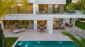 Villa en venta en La Carolina, Marbella Golden Mile