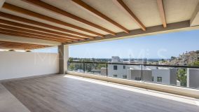 Apartment for sale in Marbella Lake, Nueva Andalucia