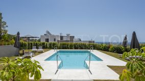 Apartamento nuevo con vistas al mar en el corazón de Nueva Andalucía