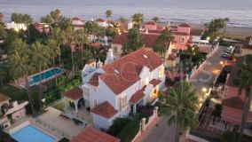 Villa Pareada en venta en Lorea Playa, Marbella - Puerto Banus