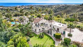 Villa for sale in El Padron, Estepona Est