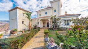 Villa en venta en Forest Hills, Altos de Estepona