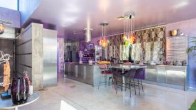 Villa en venta en Atalaya, Estepona