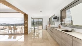 Villa for sale in Los Arqueros, Benahavis