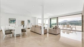 Villa for sale in Los Arqueros, Benahavis