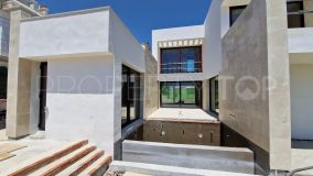 Well located villa under construction in Nueva Andalucía within walking distance to the beach