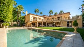 Villa for sale in Lagomar, Nueva Andalucia
