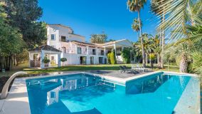 Villa for sale in Las Brisas, Nueva Andalucia